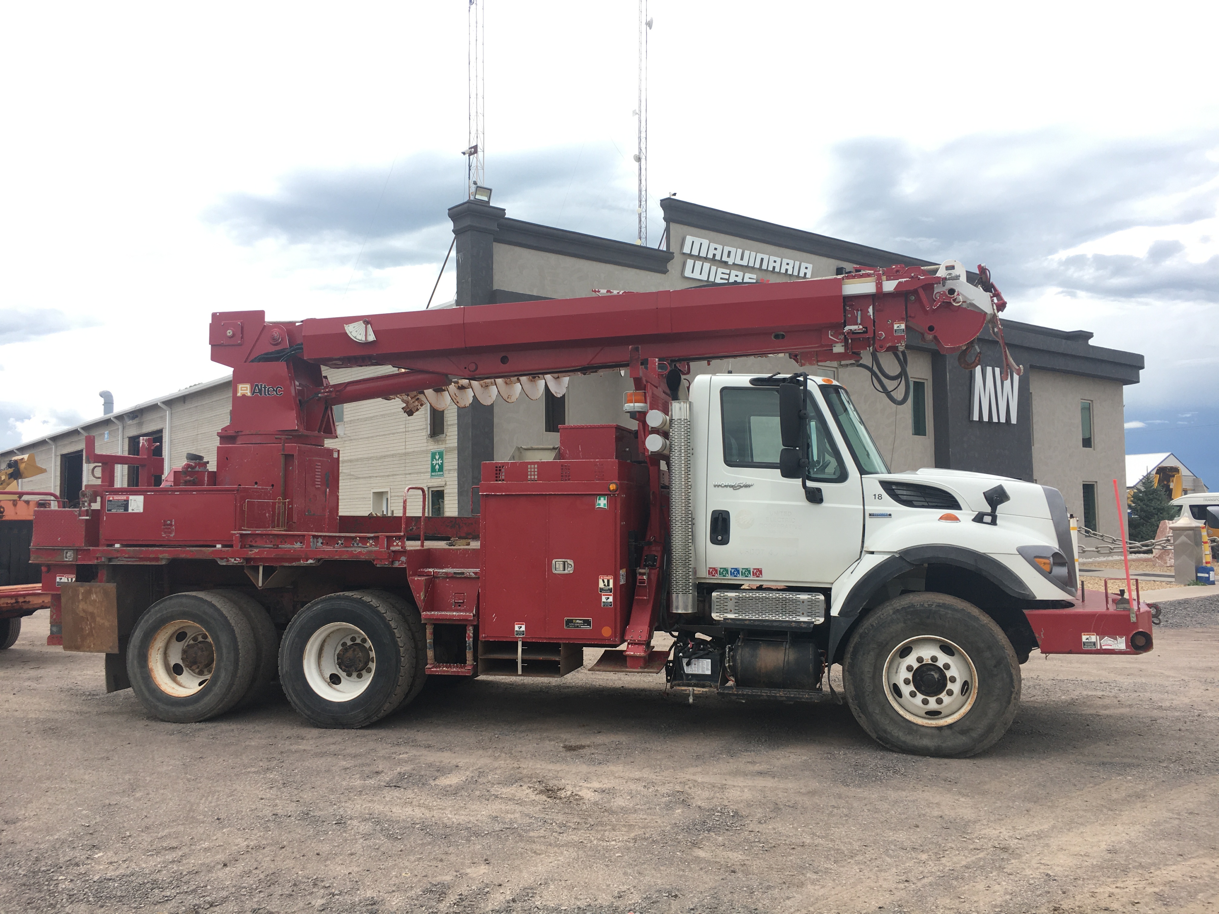 CAMION PERFORADOR ALTEC D2045A TR